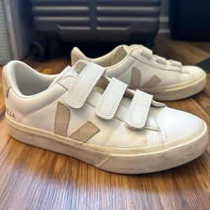 Veja Women's Recife Sneakers size 7
